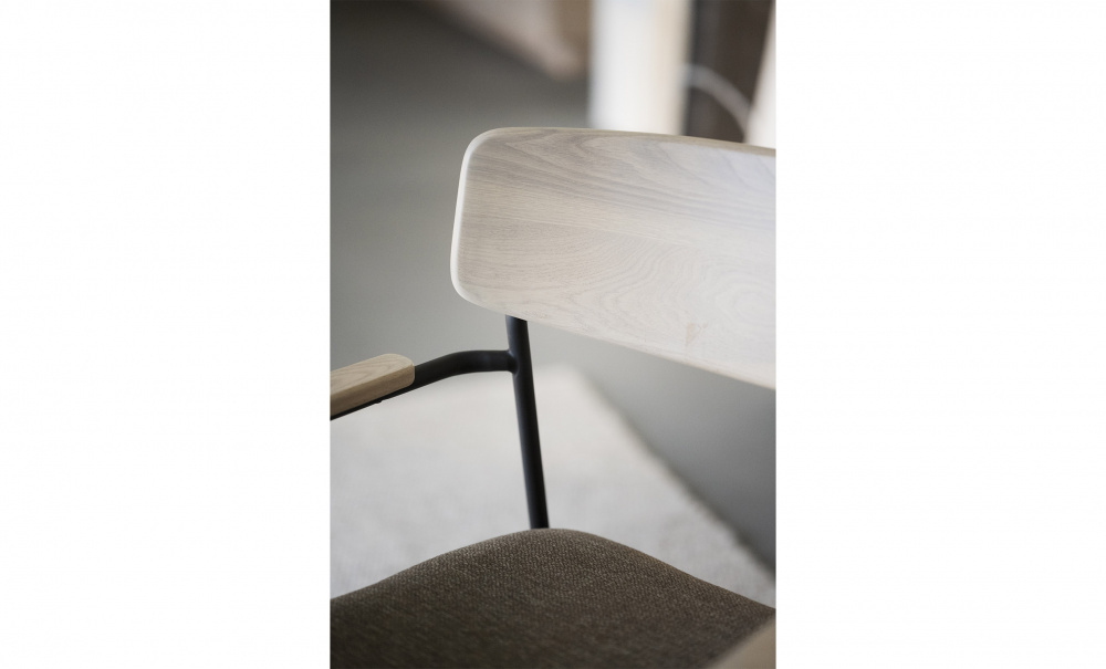 MAYMONT Karmstol Mrkbeige/Vitpigmenterad i gruppen Matplats / Sittmbler / Stolar hos SoffaDirekt.se (123083)