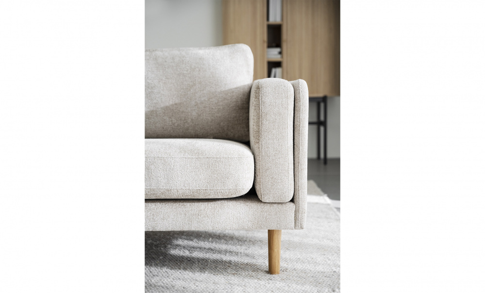 BRADEN 3-sitssoffa Ljusbeige/Ek i gruppen Vardagsrum / Soffor / 3-sits soffor hos SoffaDirekt.se (123705)