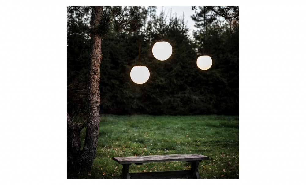 MOON Utomhuslampa Vit i gruppen Belysning / Lampor / Utomhusbelysning hos SoffaDirekt.se (125-01)