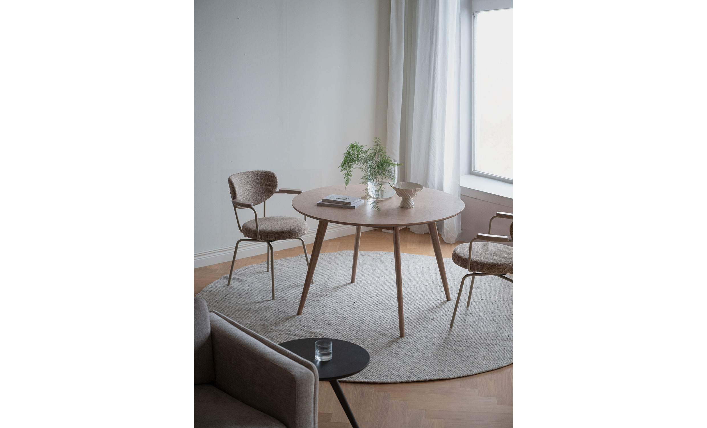 MERRICK Karmstol Mörkbeige, Metal Beige