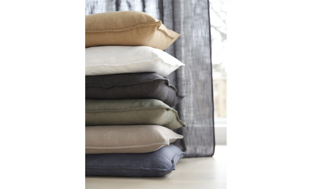 CECIL Kuddfodral 45x45 Nougat i gruppen Mattor & Textil / Prydnadskuddar / Kuddfodral hos SoffaDirekt.se (1339-47-022)