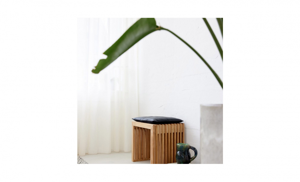 RIB set teak pall svart skinndyna i gruppen Matplats / Sittmbler / Stolar hos SoffaDirekt.se (1400420)