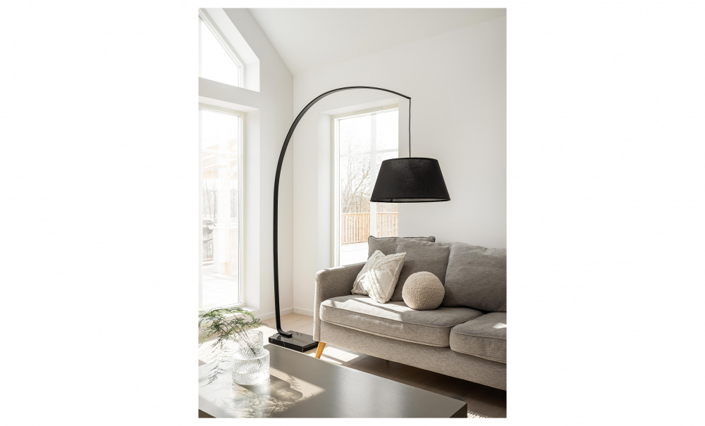 Arc Golvlampa i gruppen Belysning / Lampor / Golvlampor hos SoffaDirekt.se (140190)