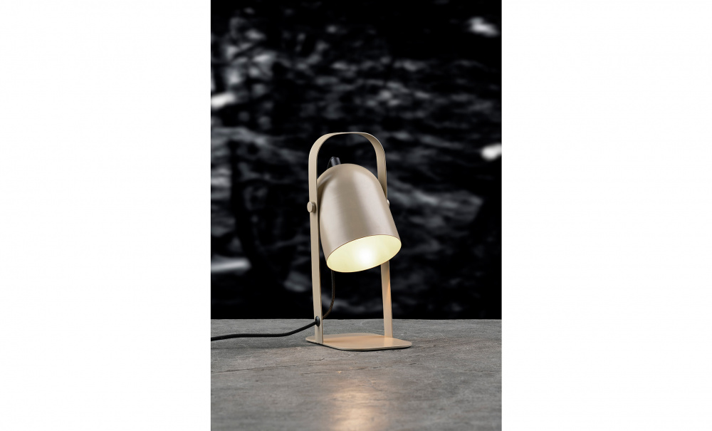 NESVIK Bordslampa Sand i gruppen Belysning hos SoffaDirekt.se (14294)