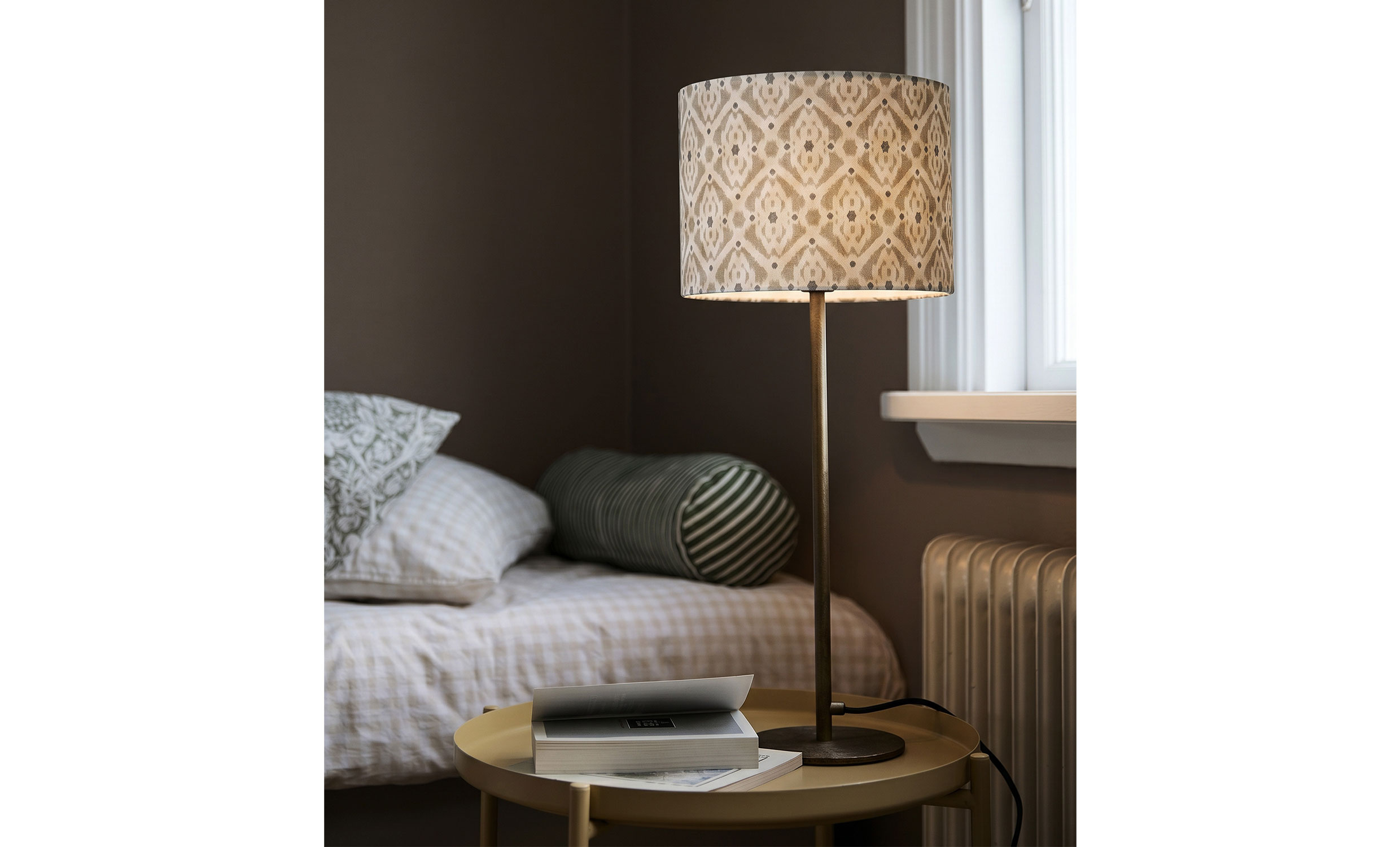 BASE Bordslampa 58cm Guld