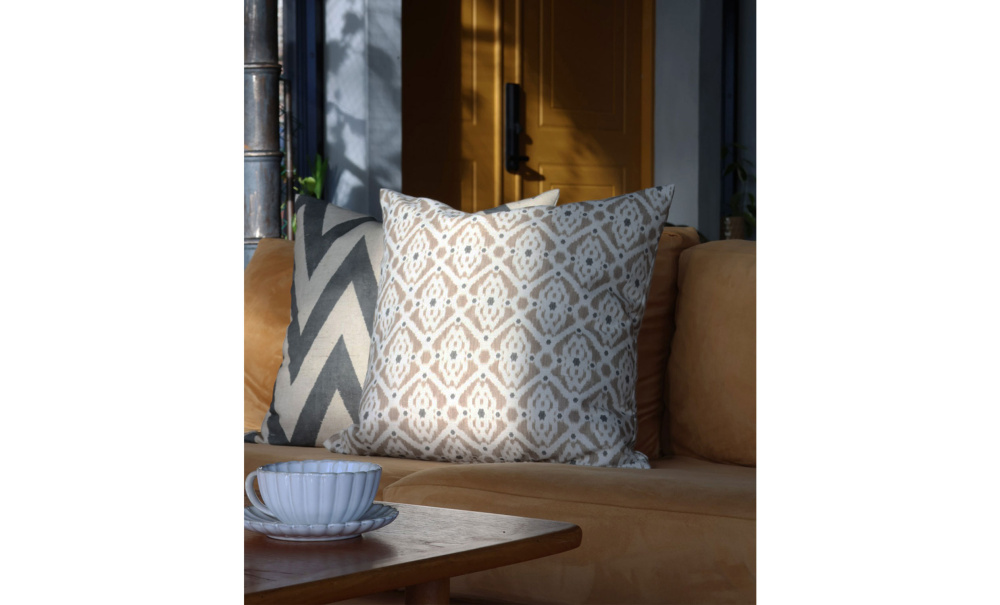 Bild nr 2 (IKAT Kudde 50x50cm Beige)