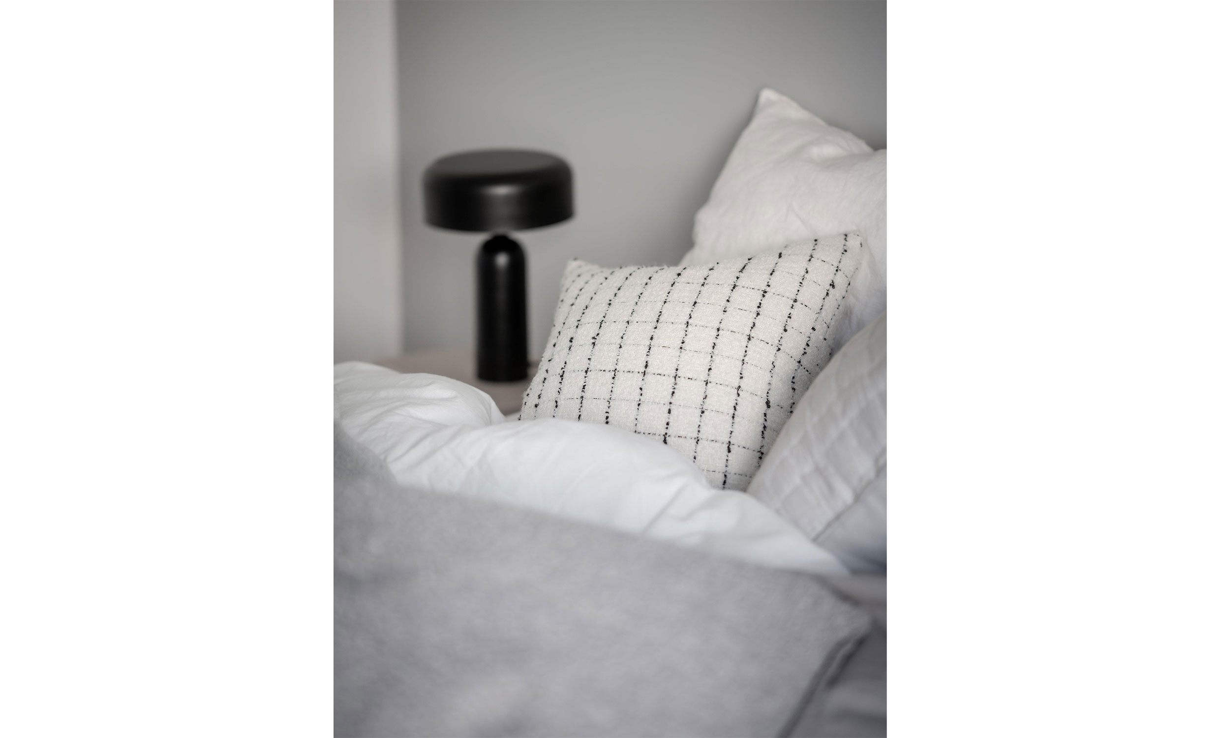 KARL Kuddfodral Svart/vit 45x45cm