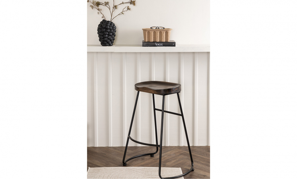 ARIELLA Barstol Svart/Valnt i gruppen Matplats / Sittmbler / Barstolar hos SoffaDirekt.se (15350-010)