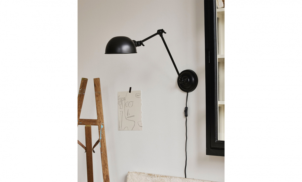 AURA Vägglampa Svart i gruppen Belysning / Lampor / Vägglampor hos SoffaDirekt.se (1550)