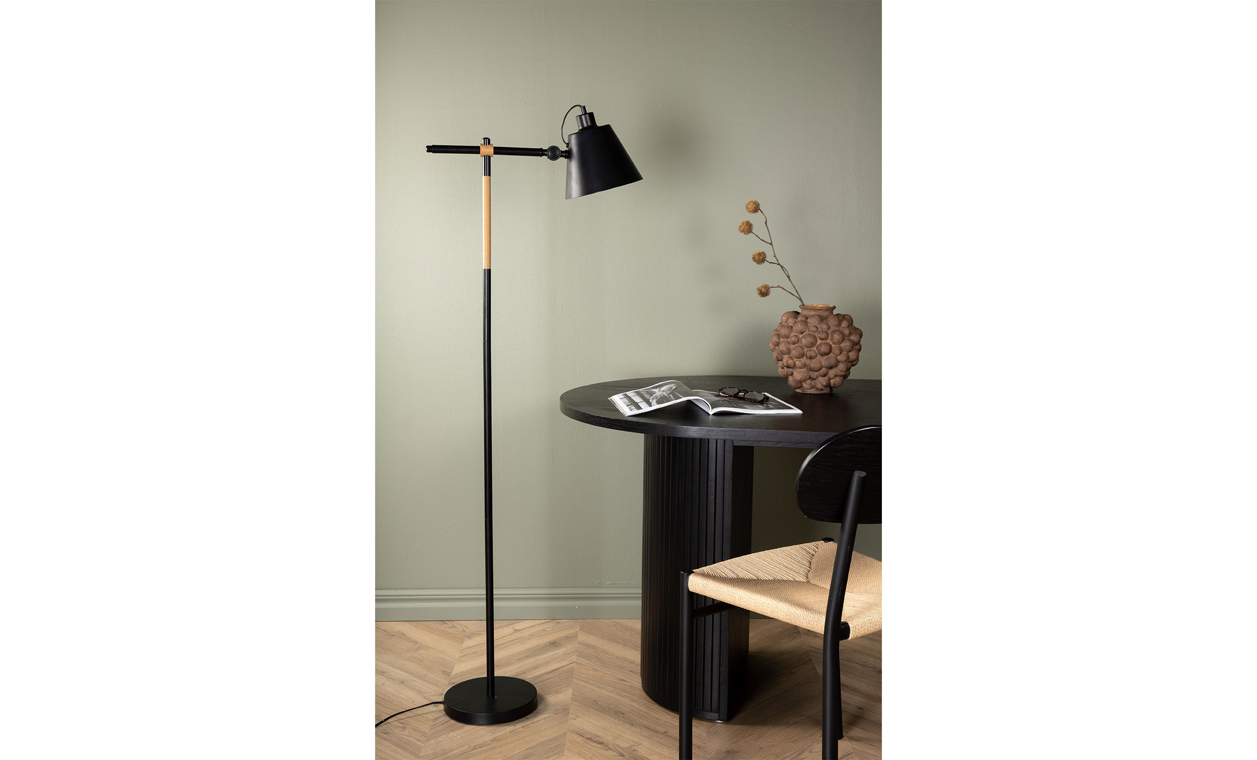 DUNI Golvlampa Svart