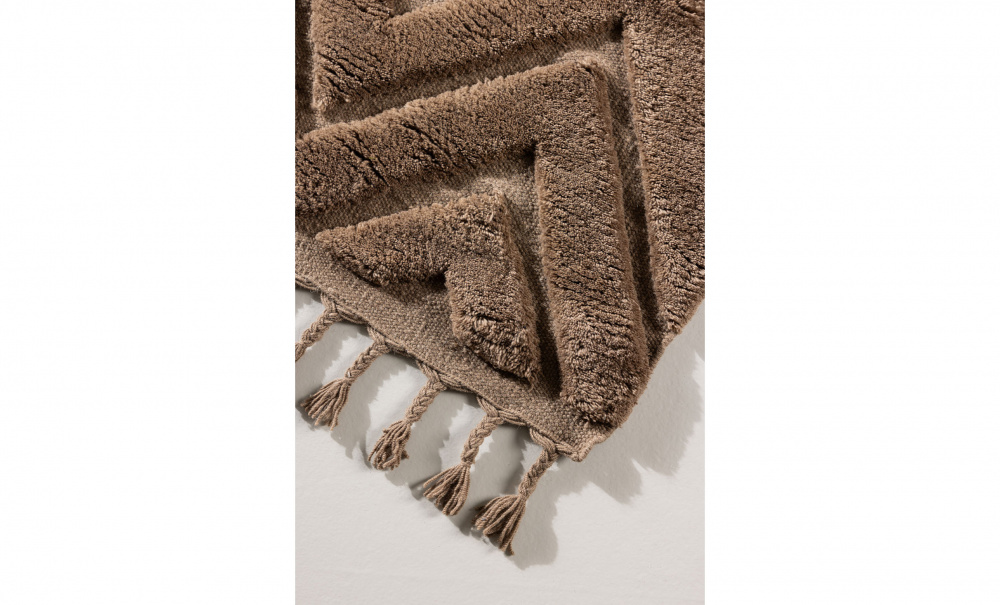 LOREEN Ullmatta 300x400 Mrkbrun i gruppen Mattor & Textil / Mattor / Ullmattor & Rllakan hos SoffaDirekt.se (15717-530)
