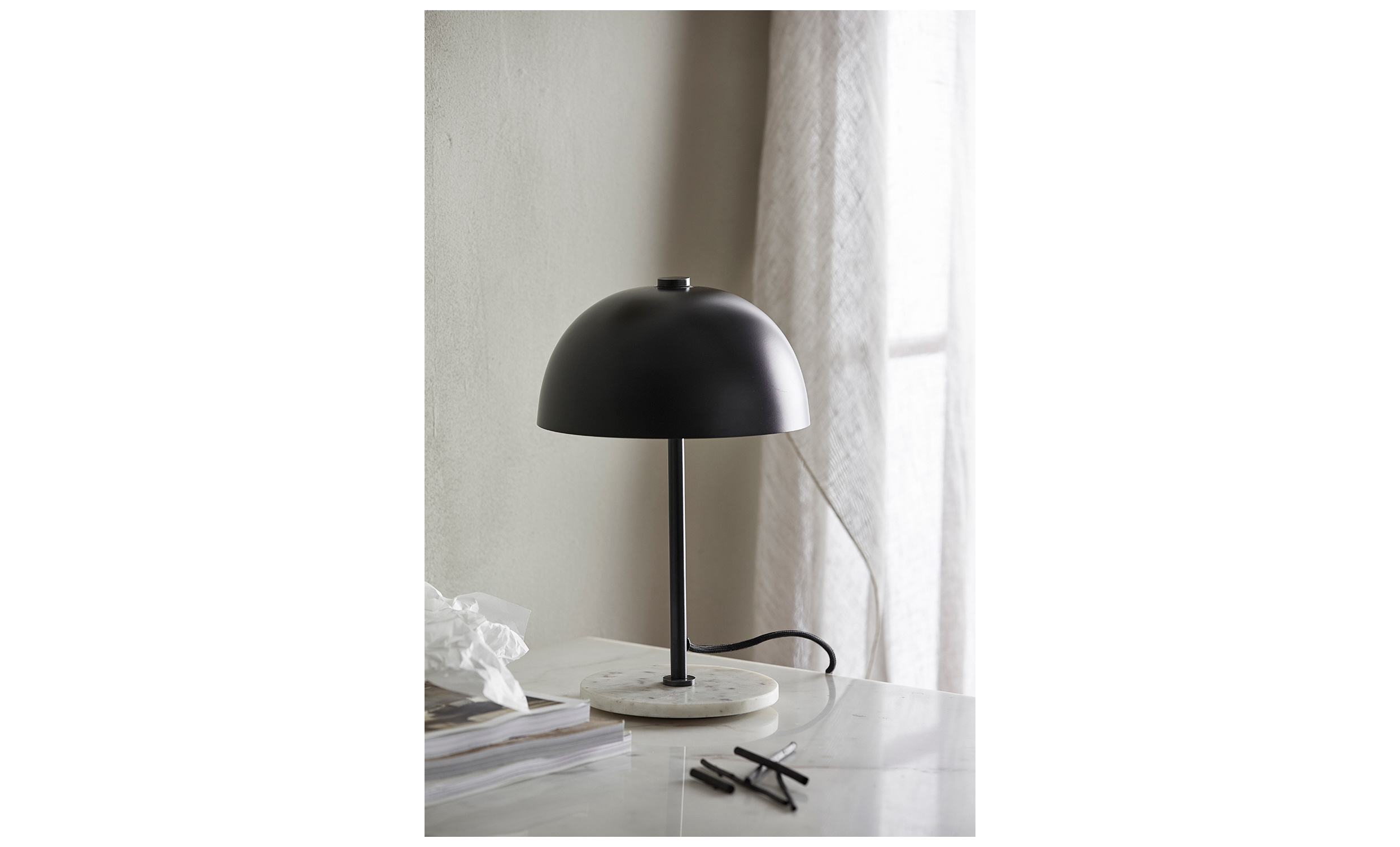 KITA Bordslampa Marmor Svart