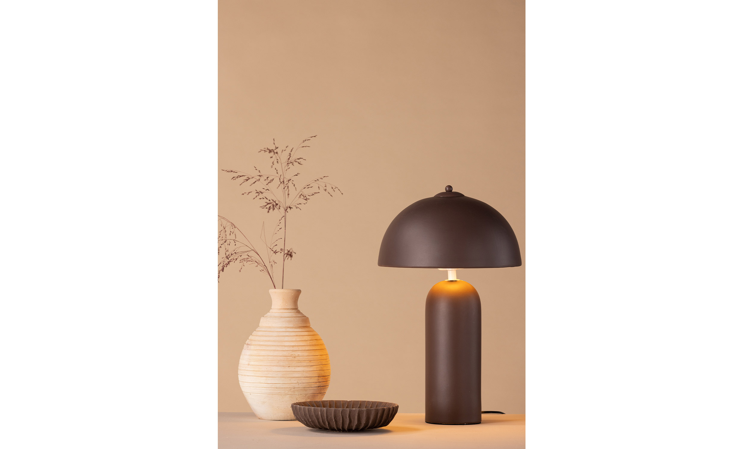 FRANKA Bordslampa Brun
