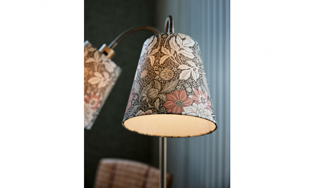 AMY Golvlampa Grn i gruppen Belysning / Lampor / Golvlampor hos SoffaDirekt.se (202150-7666)