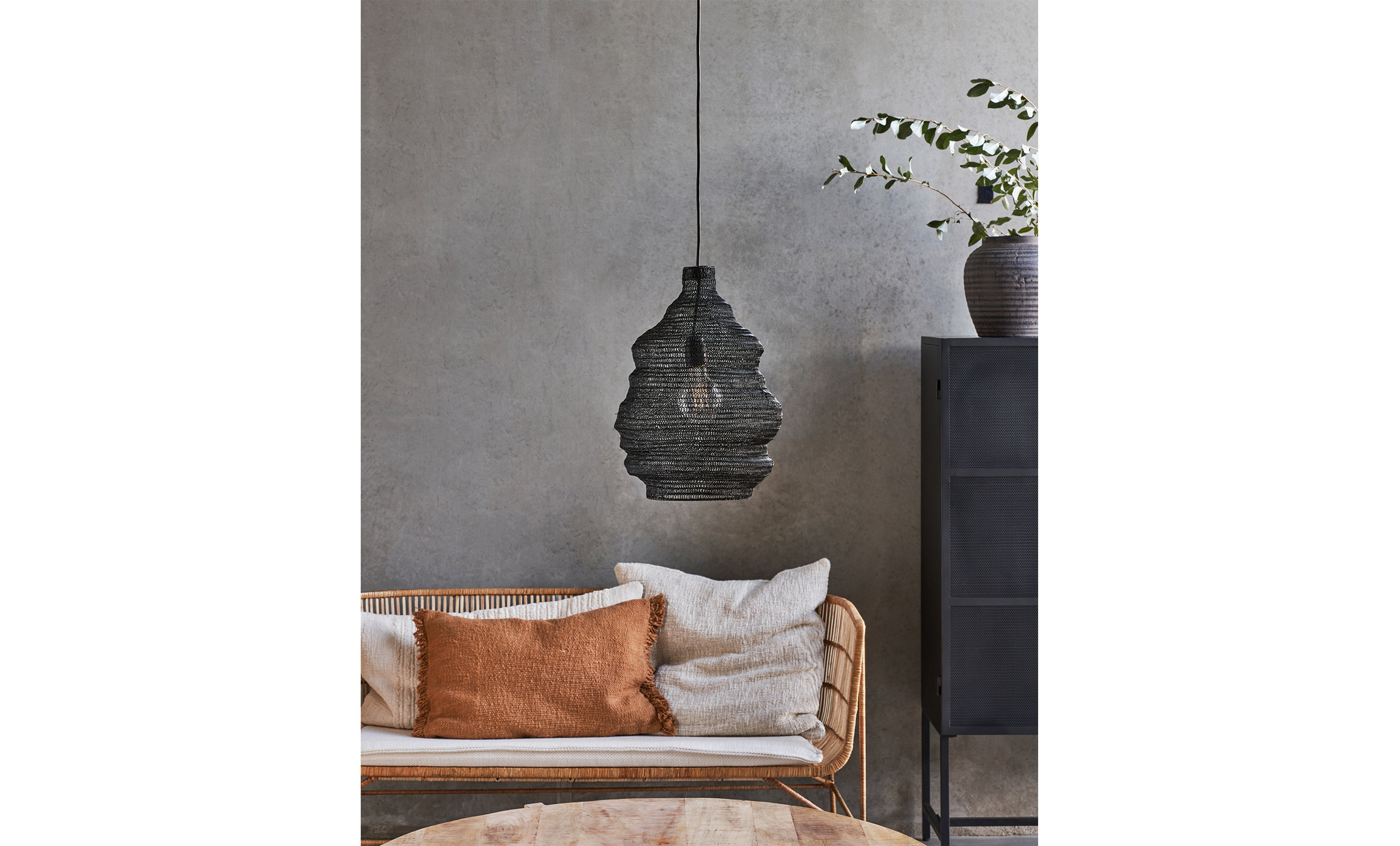 MESH Lampa Svart S
