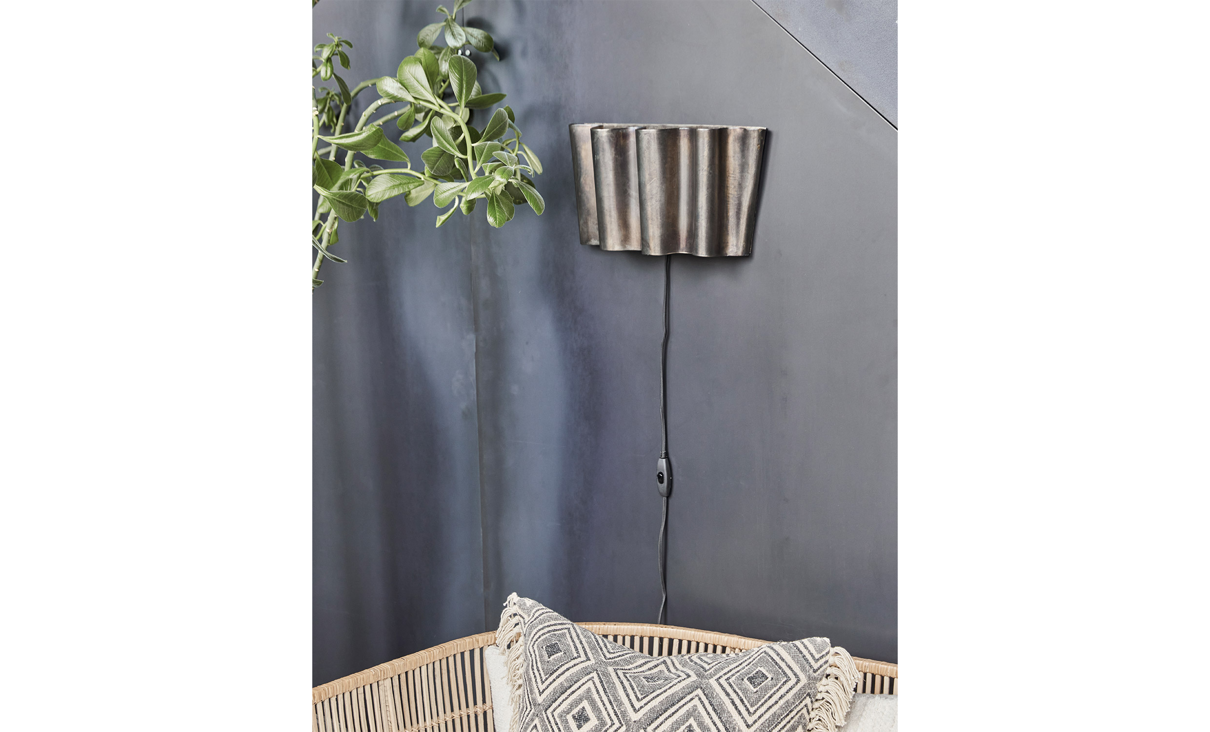 FLOLA Vgglampa Antik Brun S