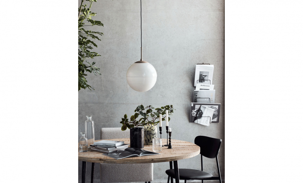 HALDA Lampa Vit/Brun L i gruppen Belysning / Lampor / Taklampor hos SoffaDirekt.se (203970800)