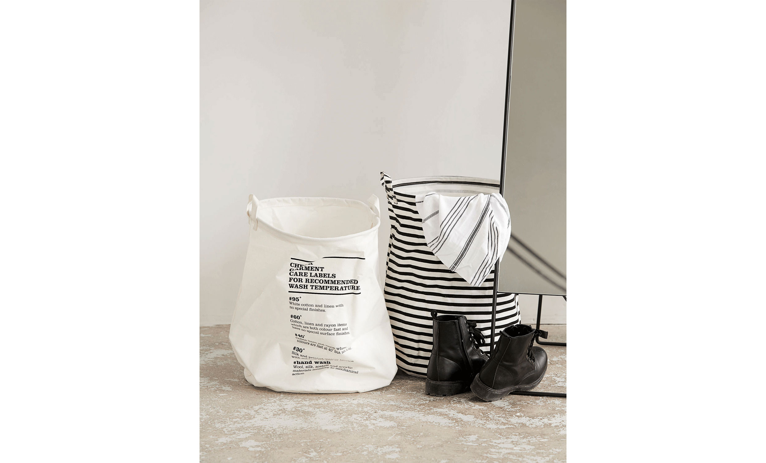 STRIPES Tvttpse Svart