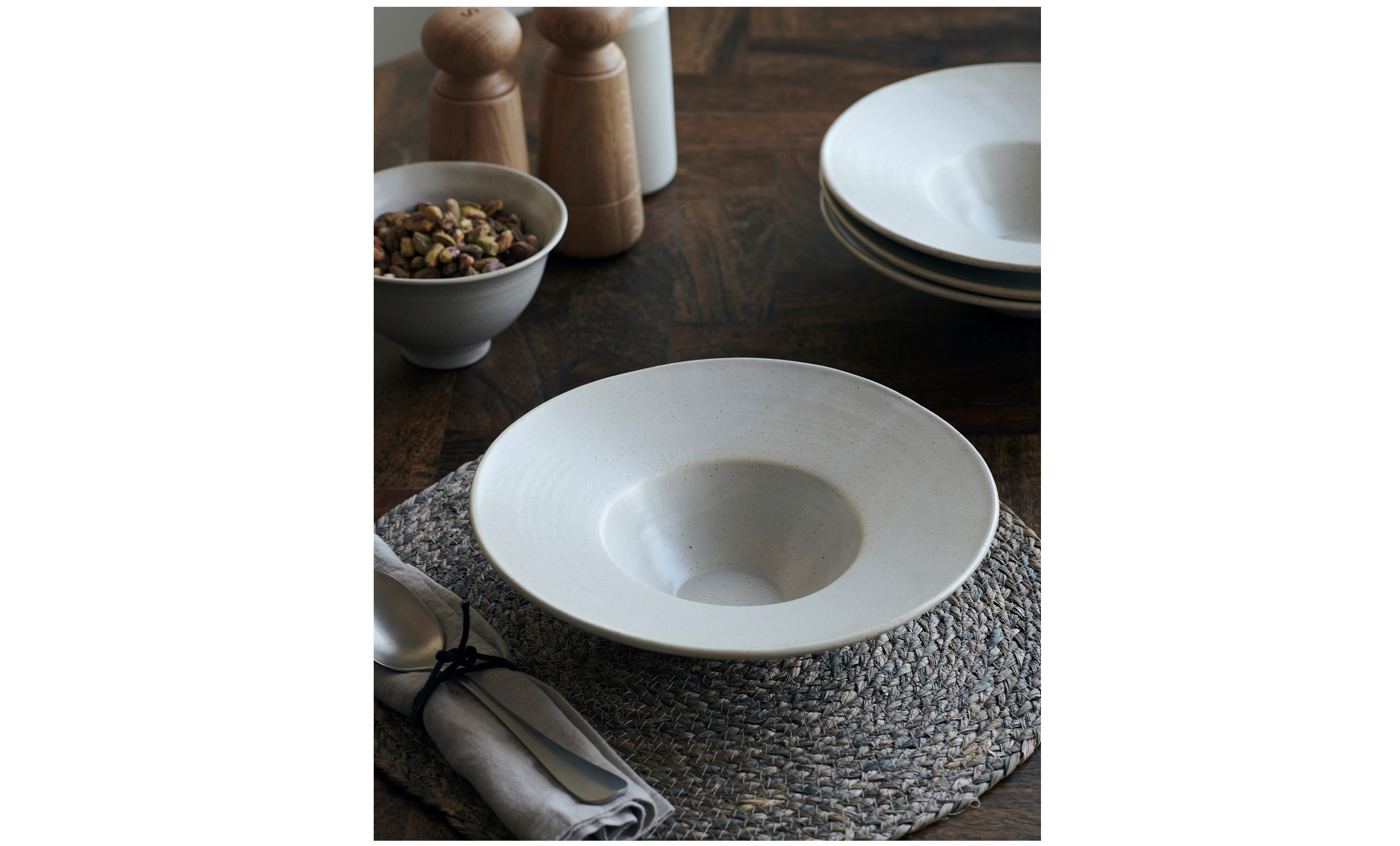 PION Pastatallrik 25 cm Gr/Vit