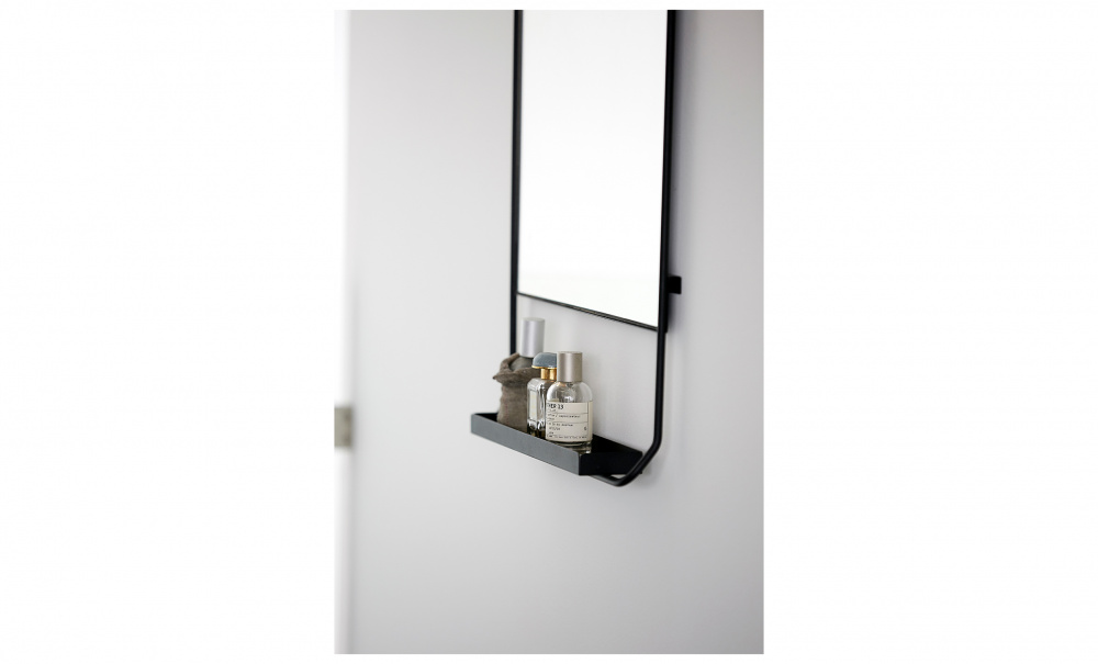 CHIC Spegel 45 x 110 Svart i gruppen Dekoration / Speglar hos SoffaDirekt.se (207290800)