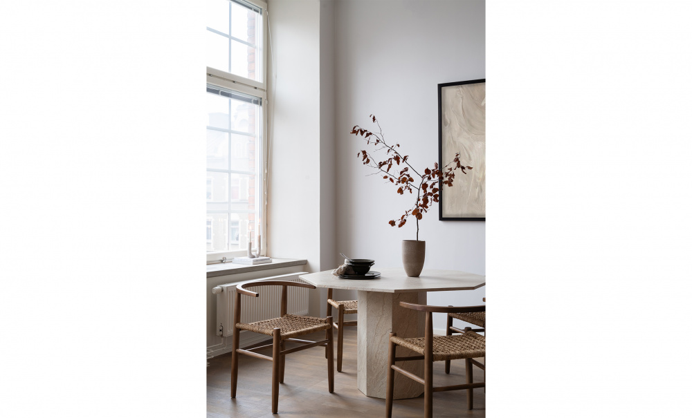 CATANIA/MONDO Matgrupp 4 Stolar Beige/Valnt i gruppen Matplats / Bord / Matgrupper / Matgrupp 4 stolar hos SoffaDirekt.se (2092DT-XN1767W-4)