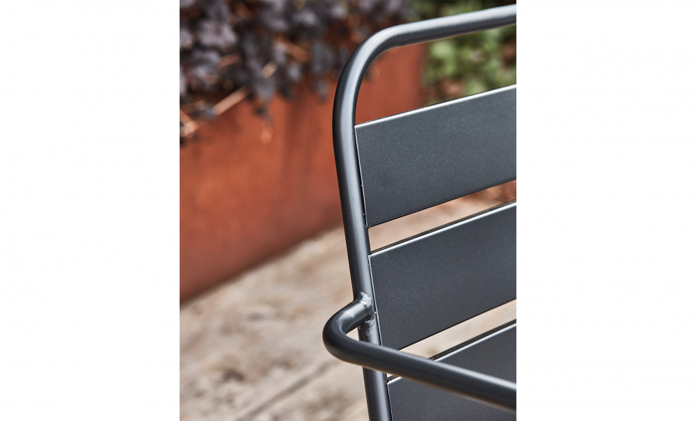 HELO Loungestol Svart i gruppen Matplats / Sittmbler / Stolar hos SoffaDirekt.se (210921010)