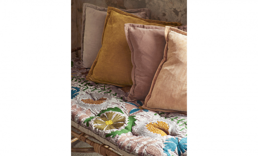 SUZANI Dyna 70x180 Multi i gruppen Mattor & Textil / Dynor hos SoffaDirekt.se (224-2007)