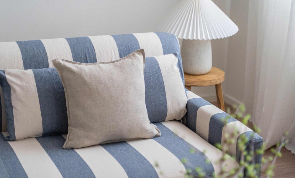 JULIE Kuddfodral Lin 45x45cm i gruppen Mattor & Textil / Prydnadskuddar / Kuddfodral hos SoffaDirekt.se (2303-47-021)