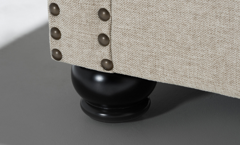 WINDSOR Chesterfield Bddsoffa Beige i gruppen Vardagsrum / Soffor / Bddsoffor hos SoffaDirekt.se (2328-332-1)