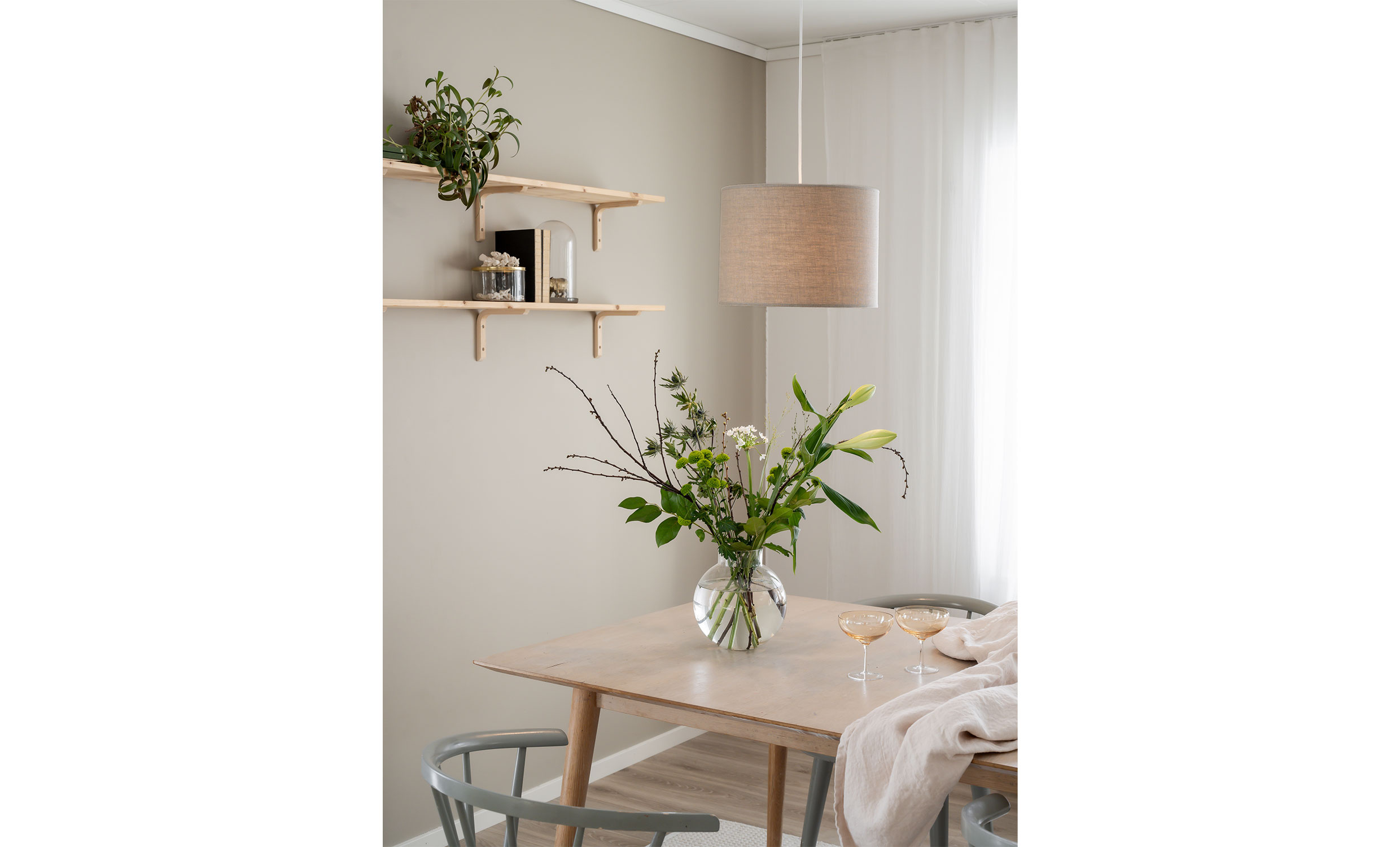 SARA Taklampa Linne Beige
