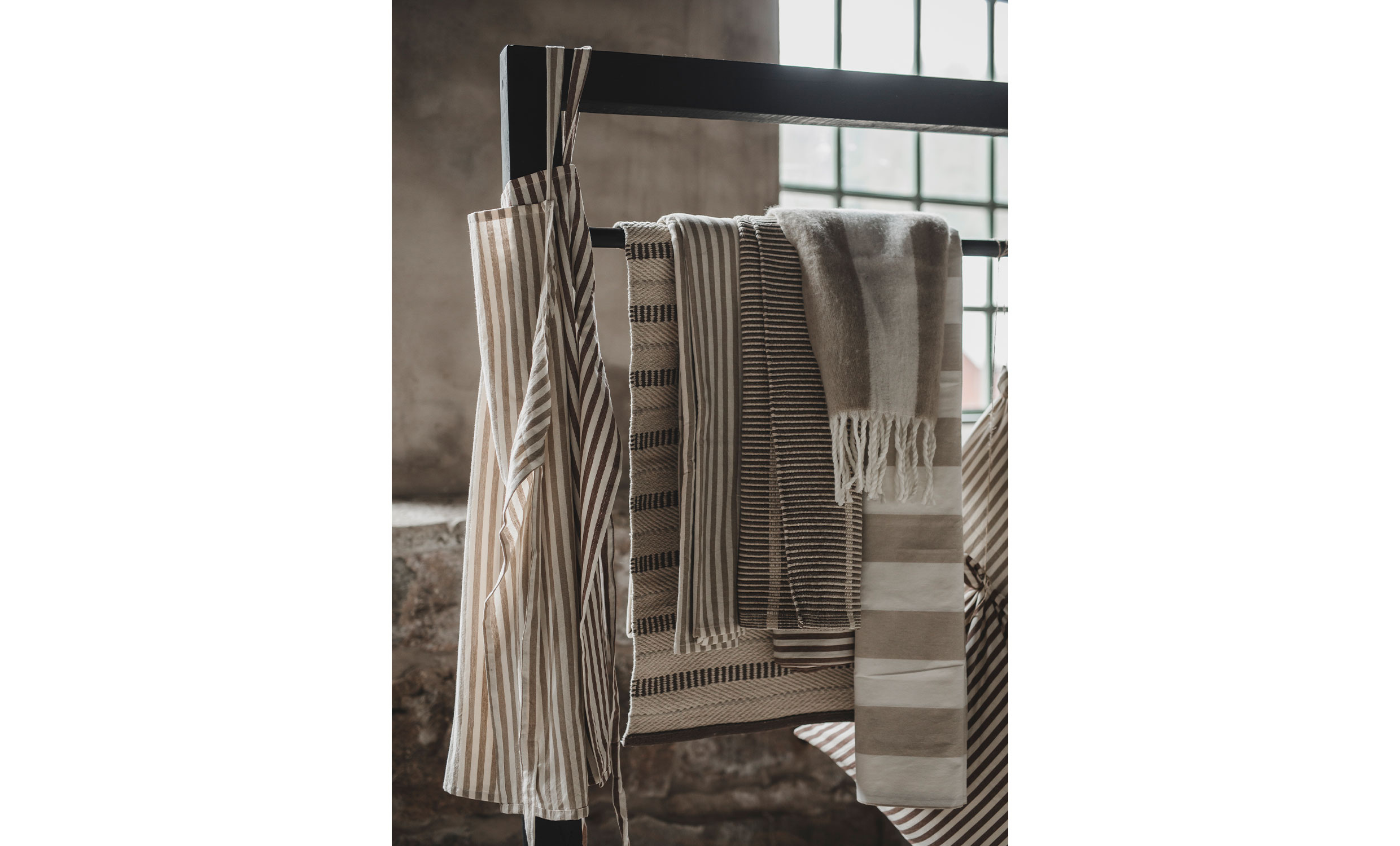 CUISINE Duk 140x280 Beige/Offwhite