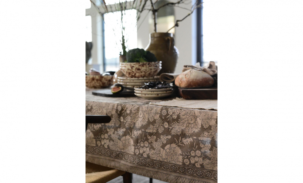 SIGGE Duk 140x300 Latte i gruppen Kk / Kkstextil hos SoffaDirekt.se (240354-222-18)