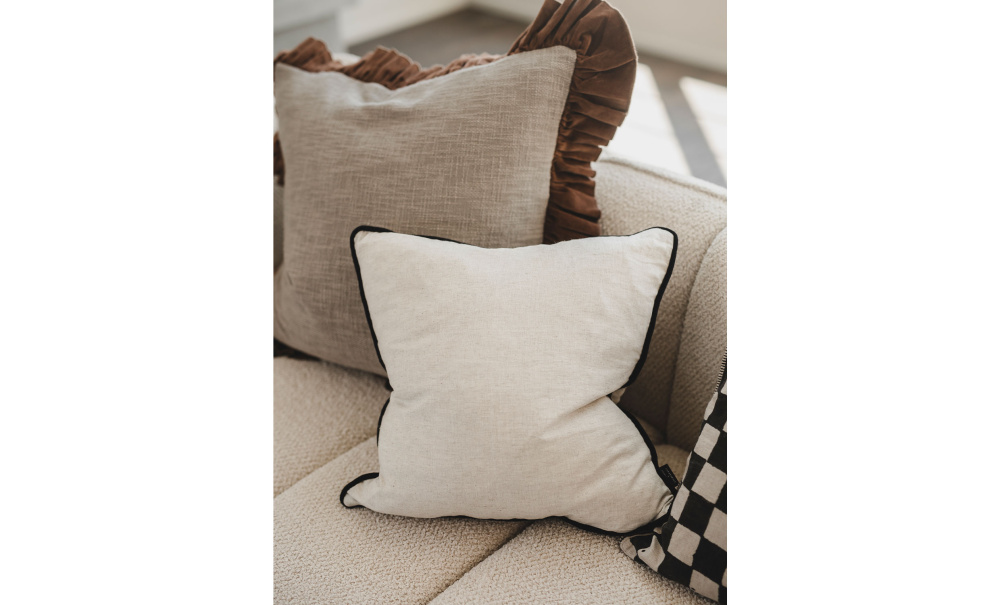 Bild nr 2 (STORM ESSENCE Kuddfodral 45x45 Offwhite/Svart)