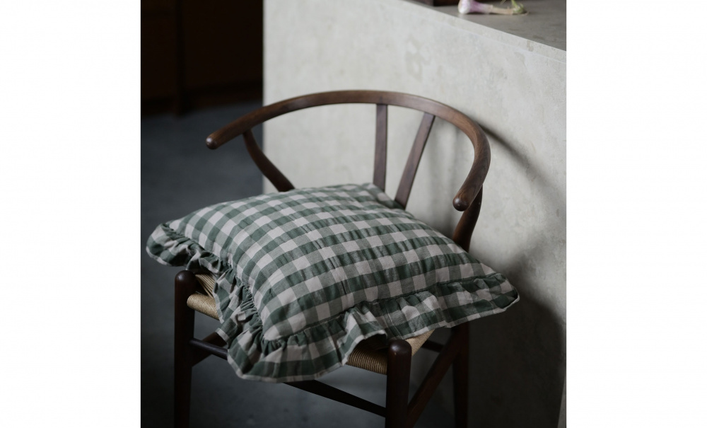 LILLI Kuddfodral 48x48 Mrkgrn i gruppen Mattor & Textil / Prydnadskuddar / Kuddfodral hos SoffaDirekt.se (250145-444-46)