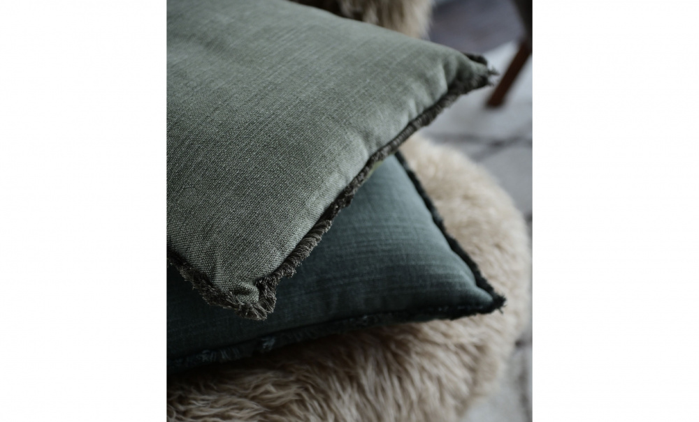BENN Kuddfodral 45x45 Oliv i gruppen Mattor & Textil / Prydnadskuddar / Kuddfodral hos SoffaDirekt.se (250302-444-45)