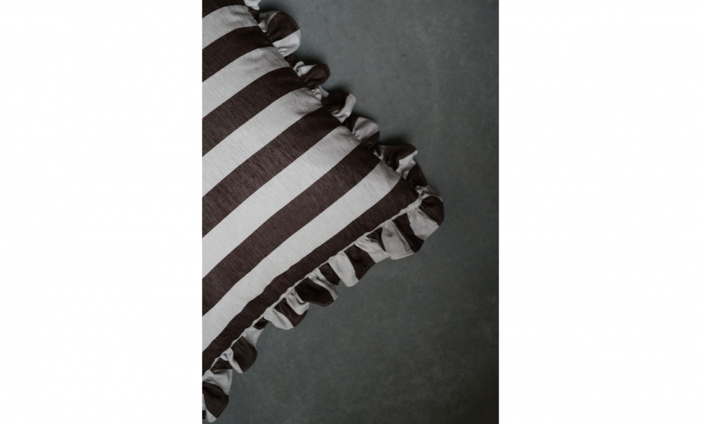 MOLLY Kuddfodral 48x48 Svart i gruppen Mattor & Textil / Prydnadskuddar / Kuddfodral hos SoffaDirekt.se (250364-444-80)