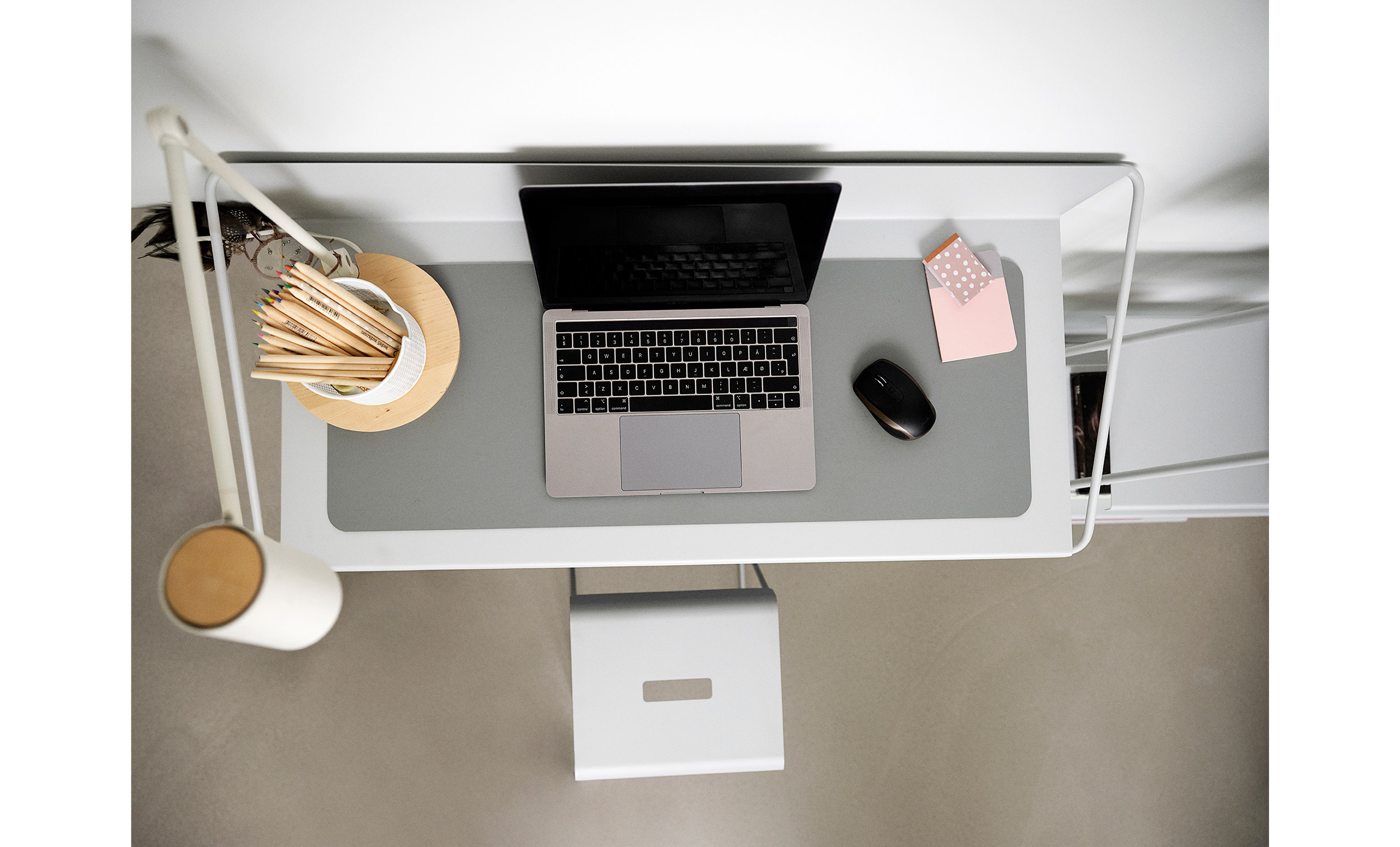 A-WALL Skrivbord Soft Grey