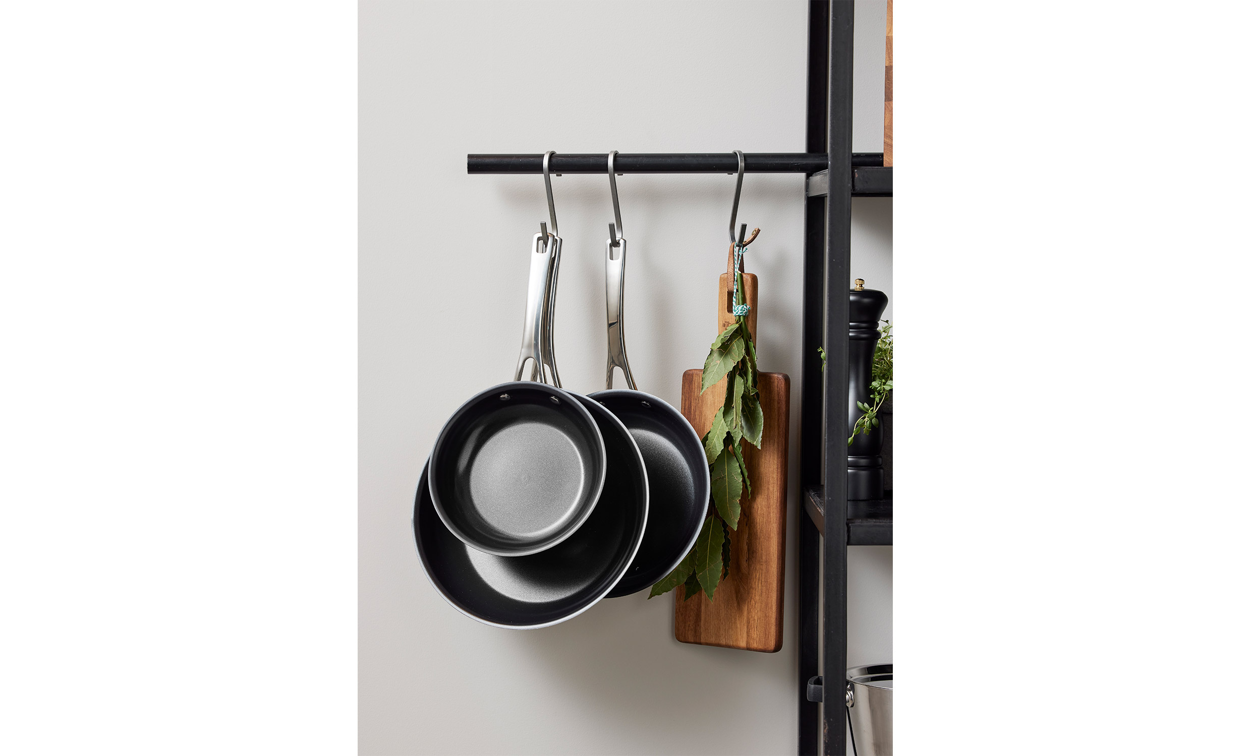 ELLEN Stekpanna 28cm Rostfritt Stl/Svart