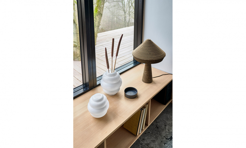 AIK Bordslampa Brun i gruppen Belysning / Lampor / Bordslampor hos SoffaDirekt.se (25563)