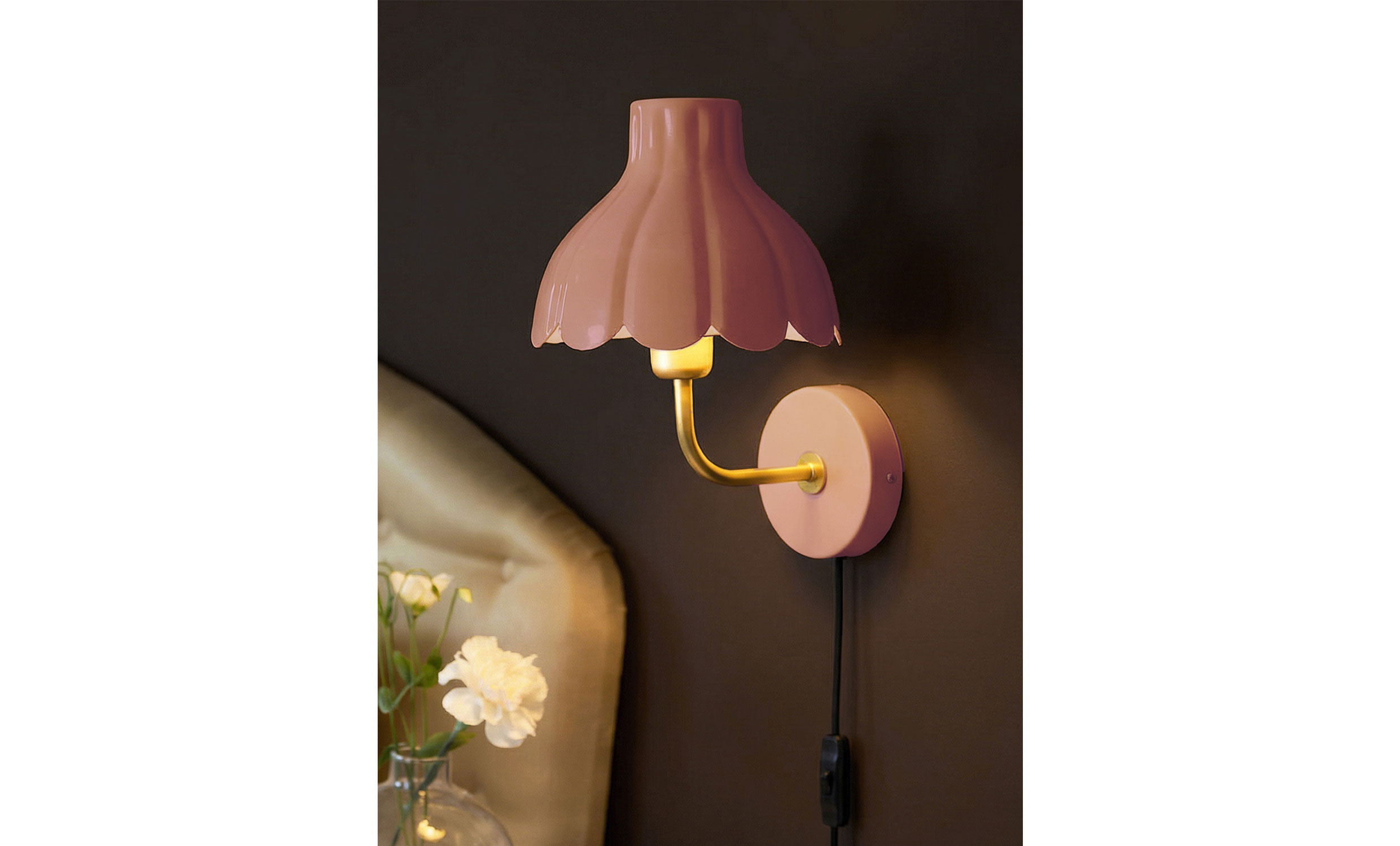 WELLS Vägglampa 21cm Mellanrosa/Guld
