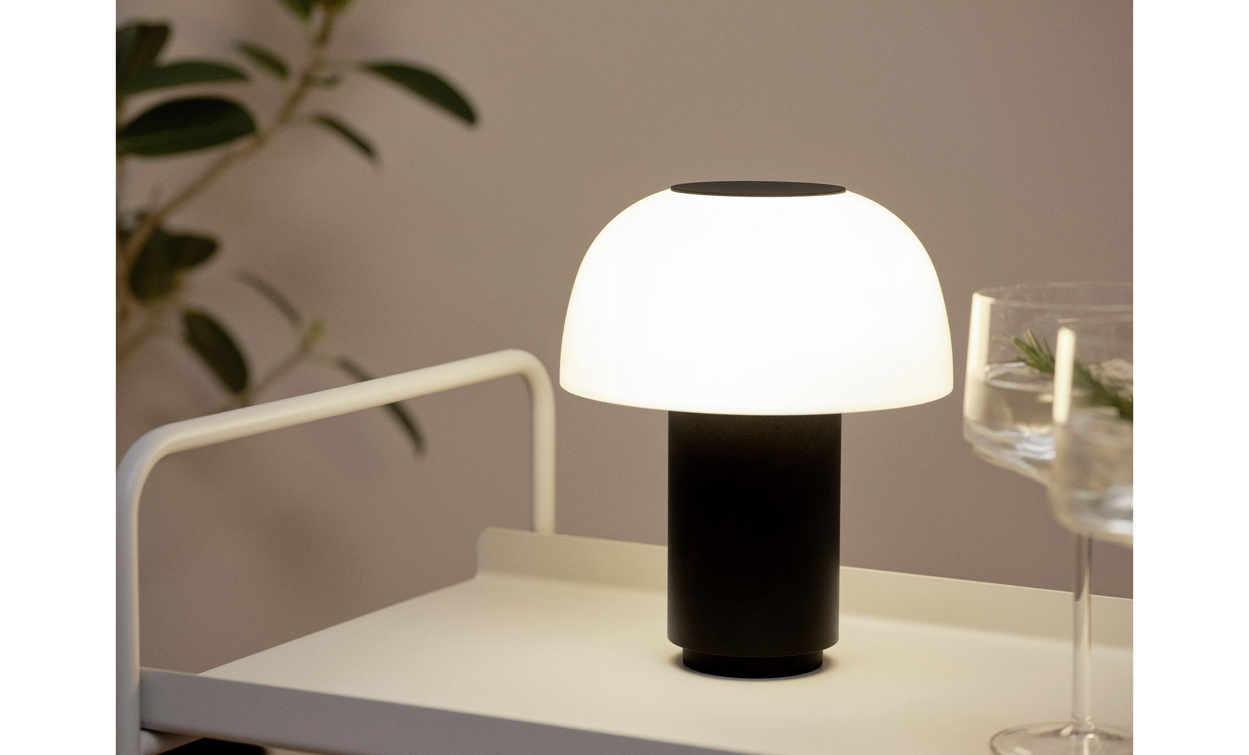 HARVEST Moon Lampa Svart