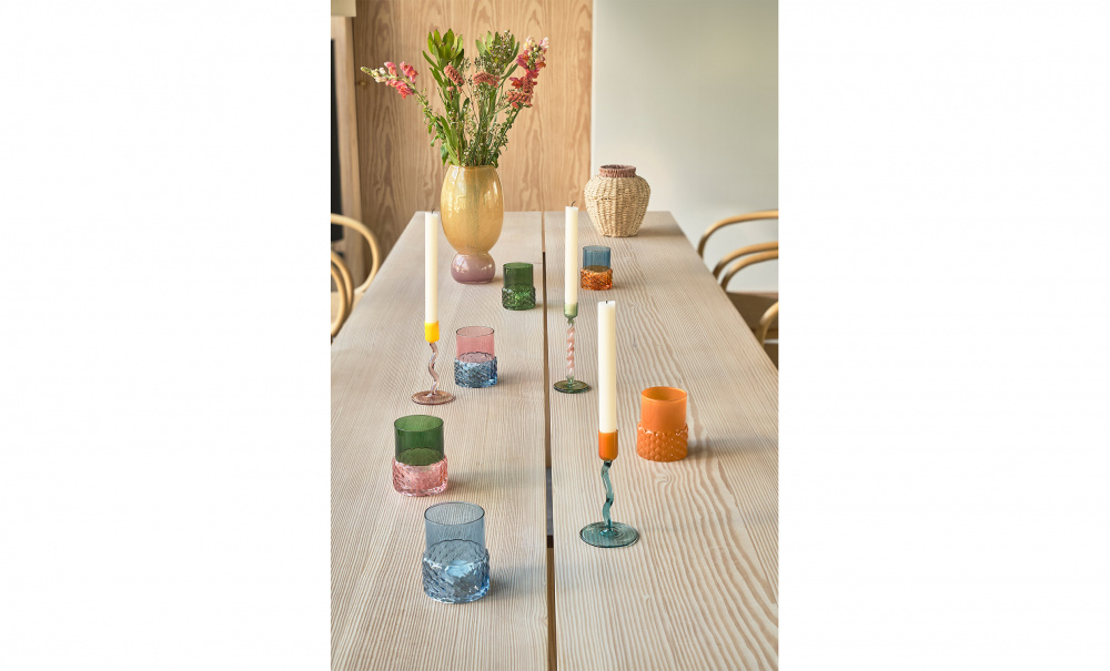 VIVID Ljusstake 15,3 Rosa/Gul i gruppen Dekoration / Ljusstakar och Lyktor hos SoffaDirekt.se (31320)