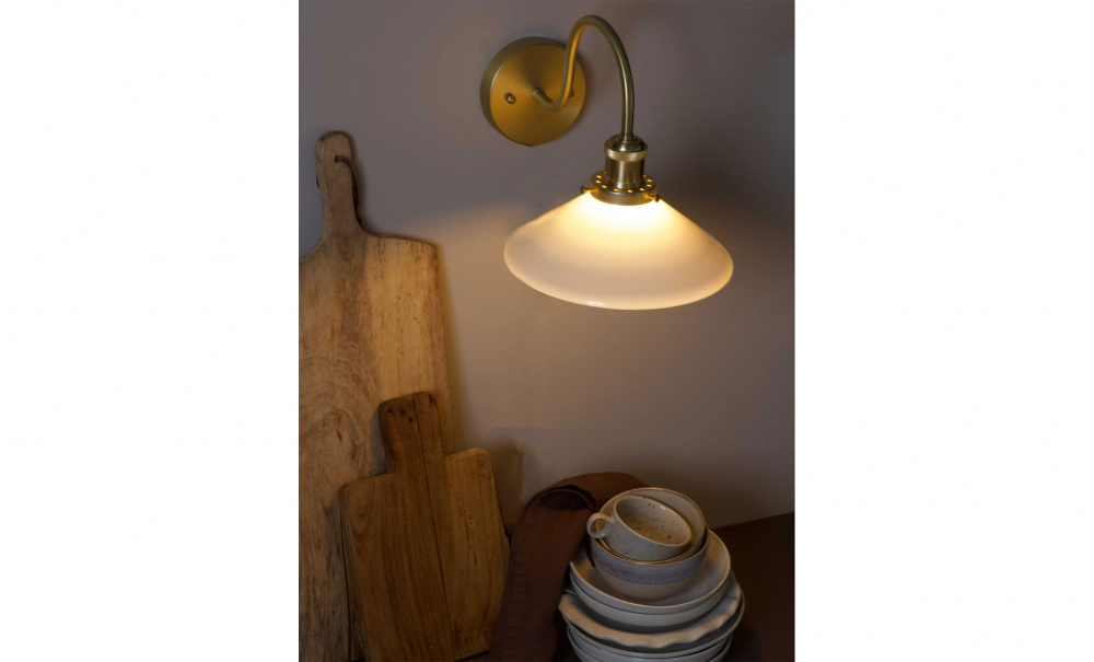 Bild nr 3 (AUGUST V�gglampaIP23 Opal)