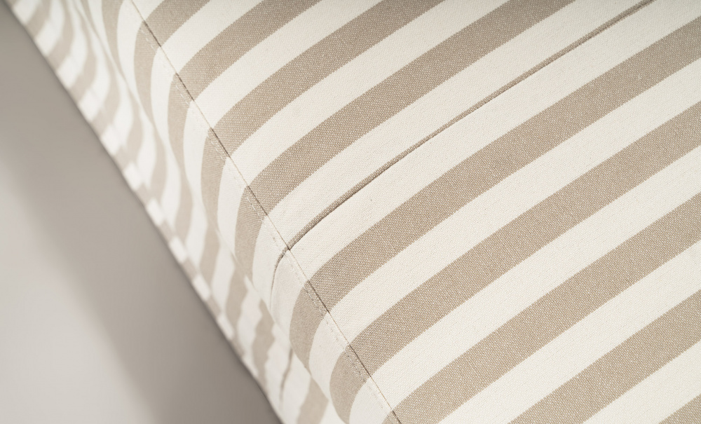 TOFTE Bddsoffa Randig Beige i gruppen Vardagsrum / Soffor / Bddsoffor hos SoffaDirekt.se (3195-TOF3S-0671A)
