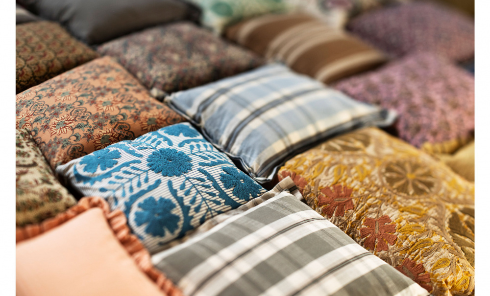 Bild nr 3 (SUZANI Kuddfodral 45x45 Bl�/Vit)