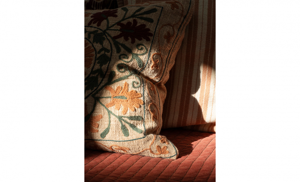 Bild nr 3 (SUZANI Kuddfodral 45x45 Sand/Multi)