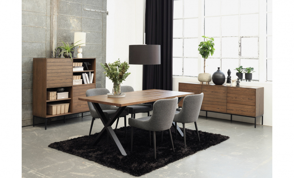 AURA Matstol Mrkgr i gruppen Matplats / Sittmbler / Stolar hos SoffaDirekt.se (34700001)