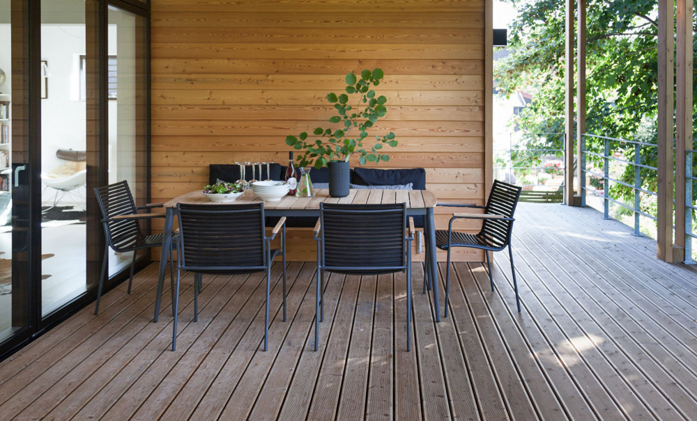 MOOD Karmstol Classic Svart i gruppen Matplats / Sittmbler / Stolar hos SoffaDirekt.se (3621022)
