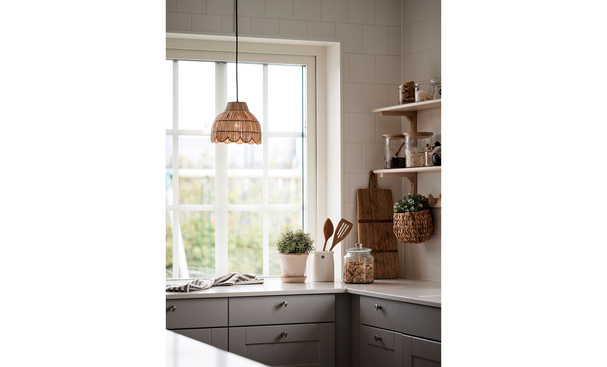 PIA Taklampa 24cm Natur