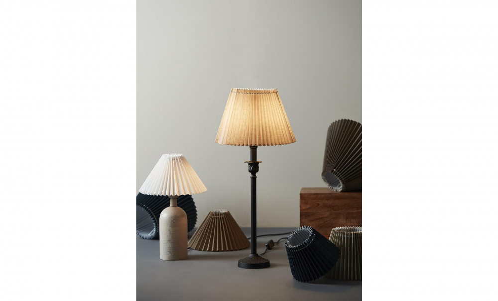 ASTRID Veckad 35cm Linnebeige i gruppen Belysning / Tillbehr / Lampskrmar hos SoffaDirekt.se (3635-022)